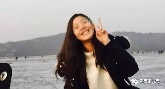 17歲高中男生教室里掐死女同學，被訴故意殺人和強奸