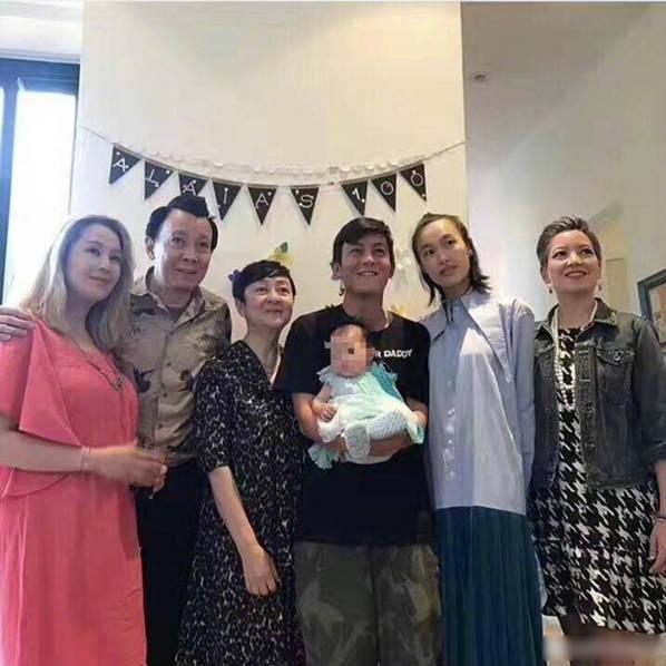陳冠希女兒首曝光 陳冠希女友是誰？秦舒培個人資料照片家庭背景