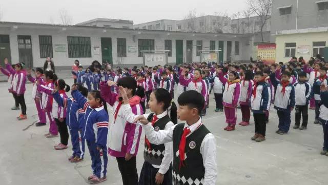 關(guān)愛留守兒童送溫暖，帶去我們冬日的關(guān)愛