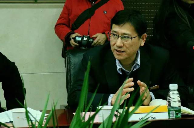 互動結(jié)束后華潤燃氣的陳豫總也對各位達人們提出的問題一一作出解答，可是讓大家伙兒們相當滿意呢！