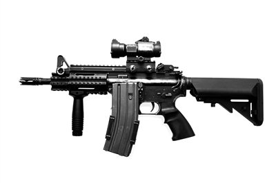 M16步槍，全槍長(zhǎng)：986mm，空槍重：3.26公斤，戰(zhàn)斗全重：4公斤，最大有效射程：800米