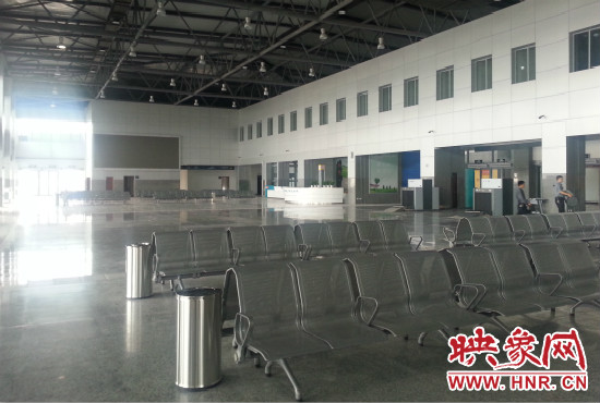 鄭州新客運(yùn)北站候車大廳。