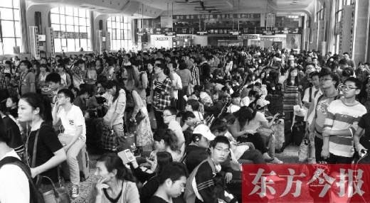 鄭州鐵路局國慶長假增開12對(duì)臨客