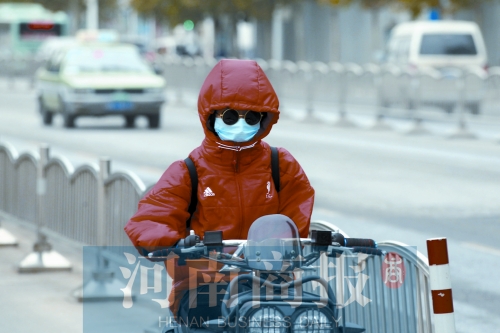 全副武裝，抵抗寒風(fēng)
