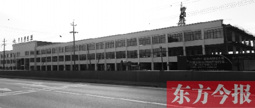家居建材城已經(jīng)封頂，可耿莊村的安置房還未見蹤影。