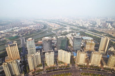 不少網(wǎng)友認為，不動產(chǎn)統(tǒng)一登記會使房價下跌。