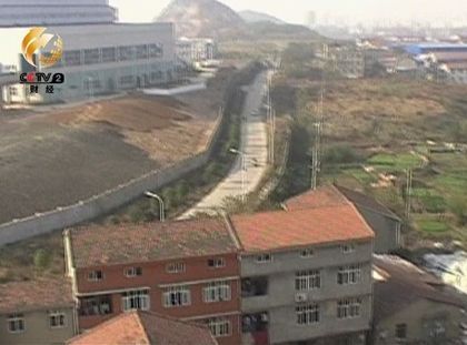本應(yīng)沒有居民樓的區(qū)域，布滿密密麻麻的樓房