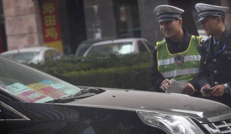 深圳現(xiàn)“史上最多通行證車”無(wú)牌豪車