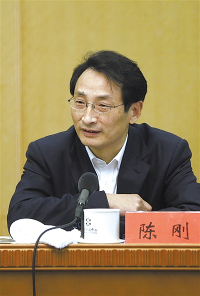 昨日，北京市人大代表、北京市副市長(zhǎng)陳剛參與豐臺(tái)團(tuán)小組討論。 新京報(bào)記者 浦峰 攝