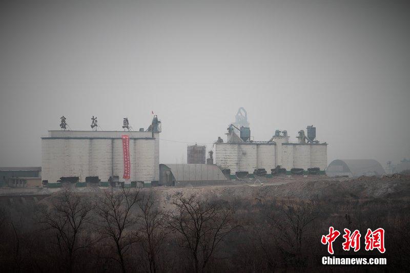 　2014年2月17日，石家莊市再次啟動壓減水泥過剩產(chǎn)能、治理大氣污染水泥企業(yè)集中爆破拆除行動。