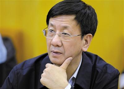 昨日，最高檢檢察長曹建明在遼寧團(tuán)參加“兩高”報(bào)告分組審議。記者 陳杰 攝