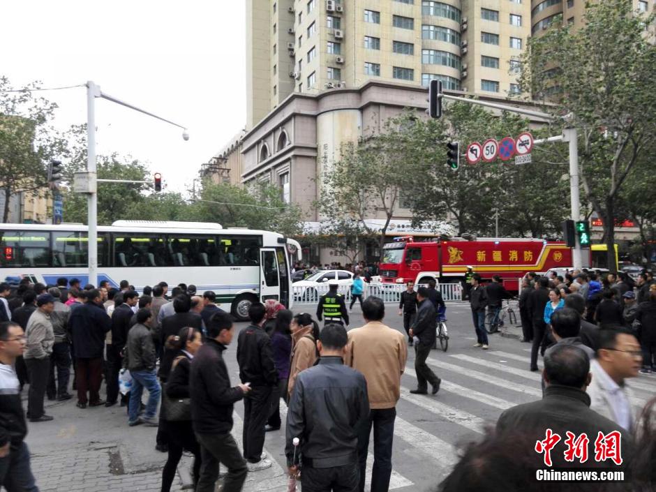 自治區(qū)和烏魯木齊市有關(guān)部門迅速處置，傷員已全部送往醫(yī)院救治。
