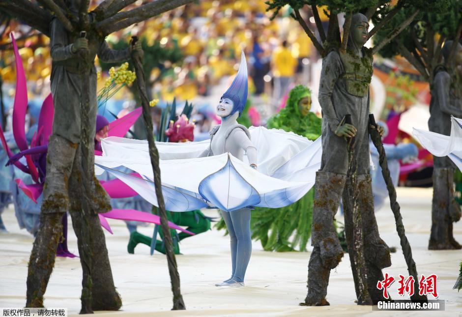 北京時(shí)間6月13日凌晨2時(shí)，巴西世界杯正式拉開(kāi)帷幕。