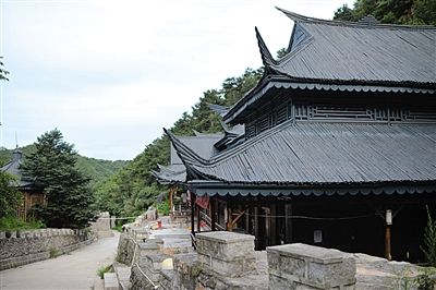　7月9日，密云水庫(kù)附近隸屬于某單位的栗林度假山莊，建筑風(fēng)格古色古香