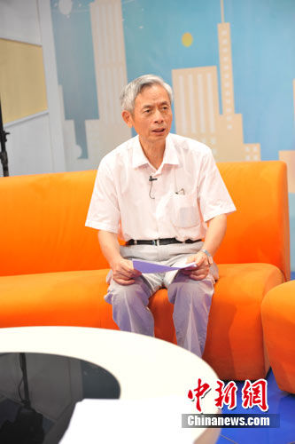 中國(guó)房地產(chǎn)業(yè)協(xié)會(huì)名譽(yù)副會(huì)長(zhǎng)朱中一參加中新網(wǎng)房產(chǎn)頻道視頻訪談。