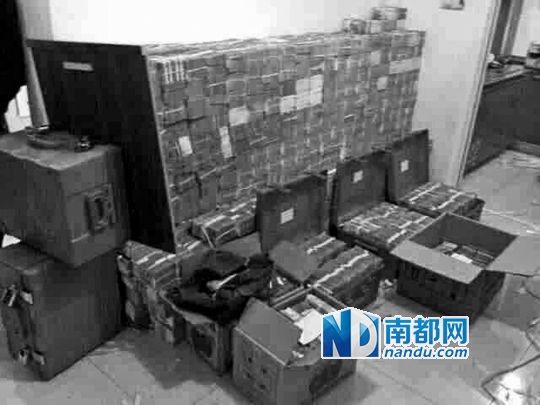 　馬超群家中金條清點現(xiàn)場。C FP圖片