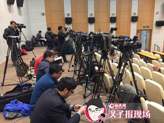 圖說(shuō)：大量媒體聚焦在發(fā)布會(huì)現(xiàn)場(chǎng)。新民晚報(bào)新民網(wǎng)