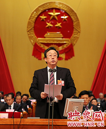 在表決通過(guò)各項(xiàng)決議后，省委書記、省人大常委會(huì)主任郭庚茂作出講話