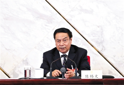 　全國(guó)政協(xié)委員、中央農(nóng)村工作領(lǐng)導(dǎo)小組副組長(zhǎng)陳錫文。