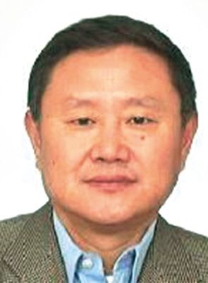 胡奉憲 現(xiàn)年60歲，外逃前任四川韻律實業(yè)發(fā)展公司總經(jīng)理、董事長，2009年11月逃往美國或澳大利亞。