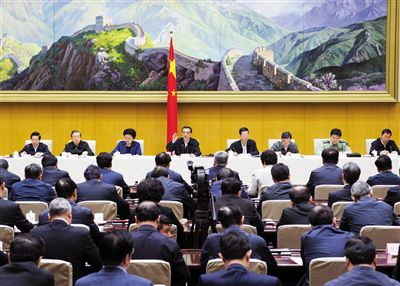 5月12日，國(guó)務(wù)院召開推進(jìn)簡(jiǎn)政放權(quán)放管結(jié)合職能轉(zhuǎn)變工作電視電話會(huì)議，李克強(qiáng)總理發(fā)表講話。新華社記者