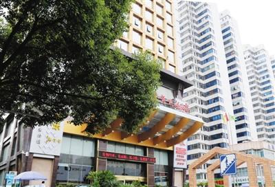 衡陽官員趙安民與之保持聯(lián)系，并邀約女子在這家酒店房間見面。