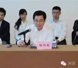 在天津紀委對王富強的通報中指出，王富強從“聽黨的話，永遠跟黨走，做讓黨放心的人”這一初心出發(fā)，吃過苦、流過汗，曾為天津港保稅區(qū)的建設和發(fā)展、為天津市招商引資工作作出過貢獻。貢獻被認可、贊譽，其驕傲自滿情緒漸生，覺得