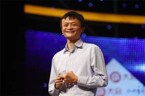 2011年8月17日，阿里巴巴集團宣布，將提供30億元無息貸款，幫助員工解決首次置業(yè)問題，每人最高可申請30萬元。此外，阿里巴巴還將投入5億元設教育基金，通過和教育機構(gòu)共同辦學、與現(xiàn)有學校合作，解決員工子女入園、上學問題;向基層員工發(fā)放一次性的物價、子女教育補貼，預計總額超過4000萬元。