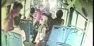 女司機路見不平一聲吼，小女孩方才脫身 視頻截圖