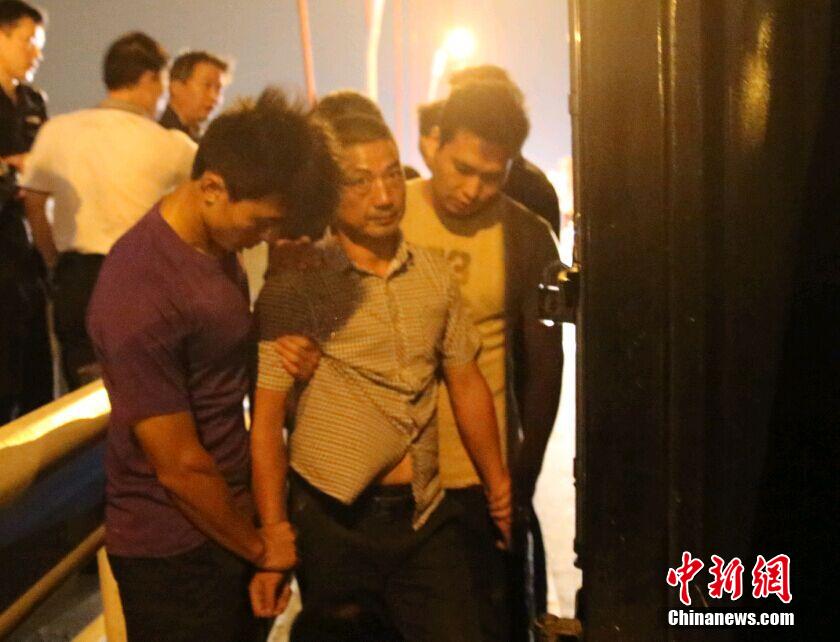 圖為劫持者被擒獲。