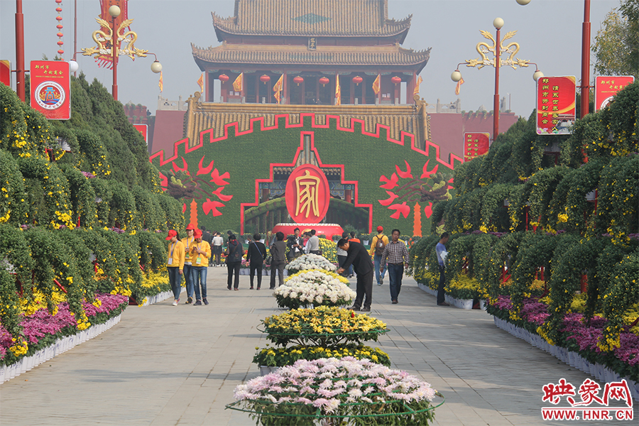 菊花布展將突出“熱烈祥和、喜迎客家、夢(mèng)圓開封”的特色，歷時(shí)1個(gè)月。