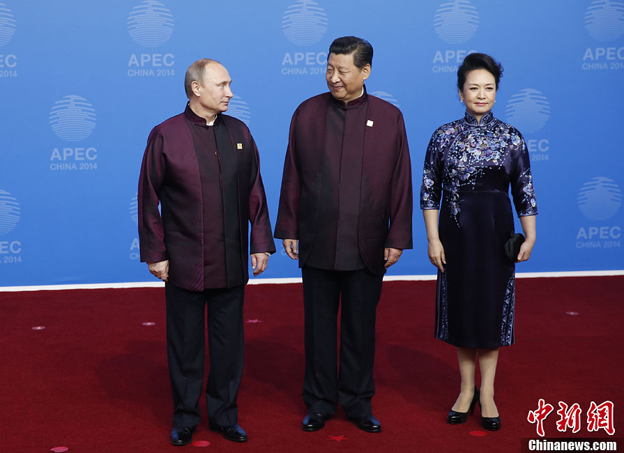 圖為習(xí)近平夫婦歡迎俄羅斯總統(tǒng)普京。中新社發(fā) 杜洋 攝