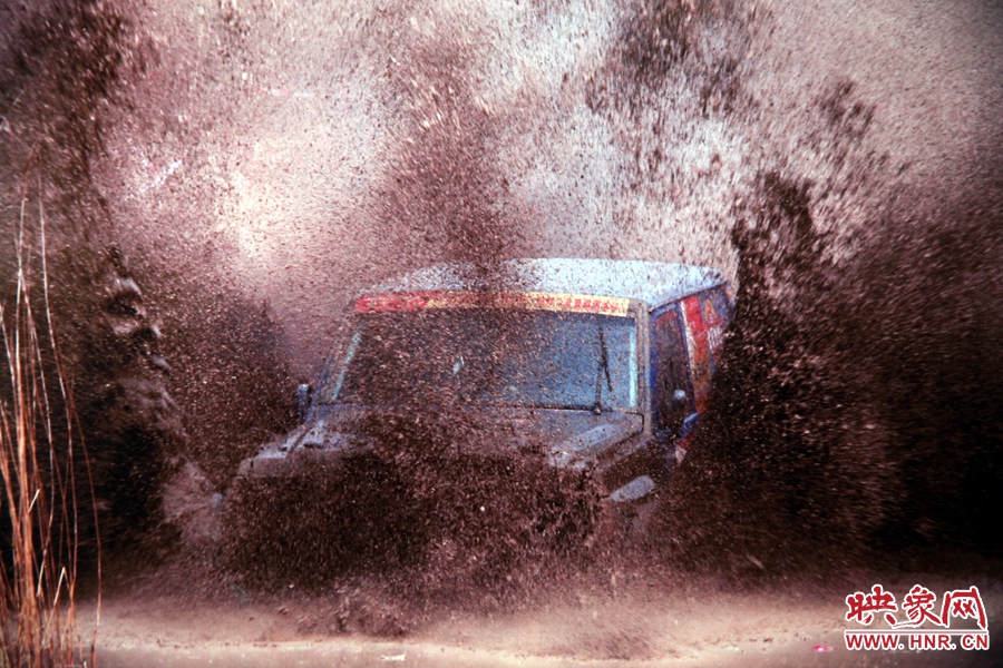 賽車的世界、更是男人的世界。圖為部分參展攝影作品。