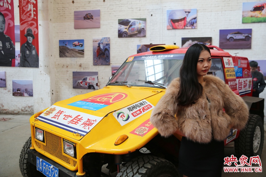 姐是車模，賽車的車。