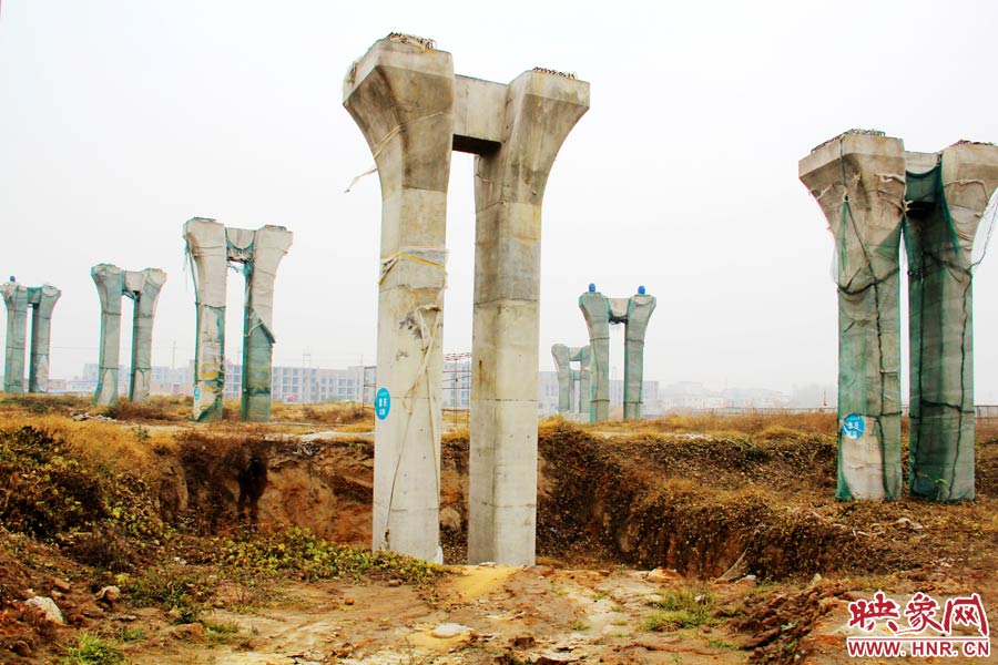 相關(guān)負(fù)責(zé)人也對(duì)外表示，投資15個(gè)億的項(xiàng)目，實(shí)際到賬的只有6000多萬(wàn)元，所以工程被迫停下。