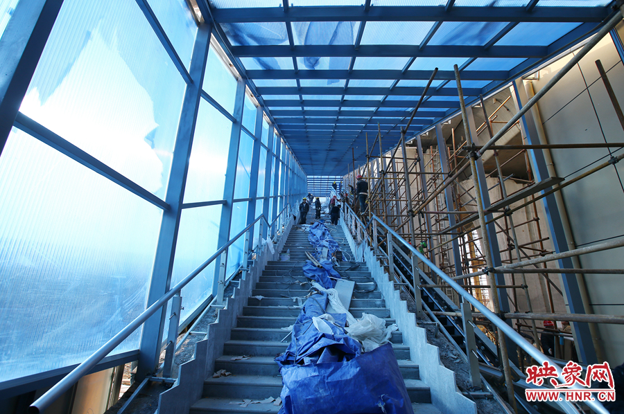 淡藍(lán)色的陽(yáng)光通道 淡藍(lán)色的陽(yáng)光通道