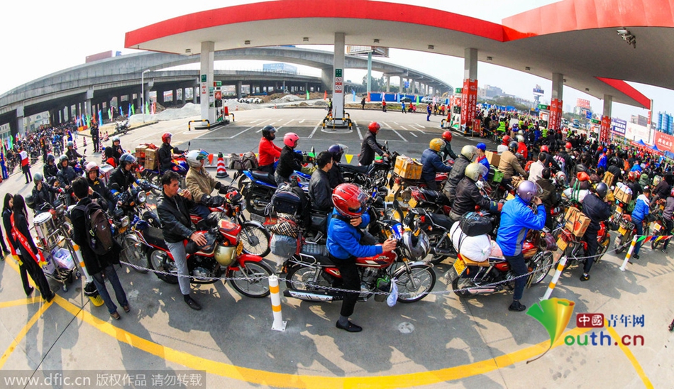 今年廣東、廣西兩省共193座中石化油站將為返鄉(xiāng)車主提供“6+X”免費服務(wù)，并將為1萬名“返鄉(xiāng)摩騎”免