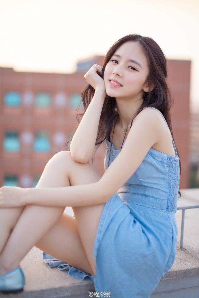 廈大?；ǔ涛蹑虑寮儗?xiě)真獲贊 素顏美到窒息