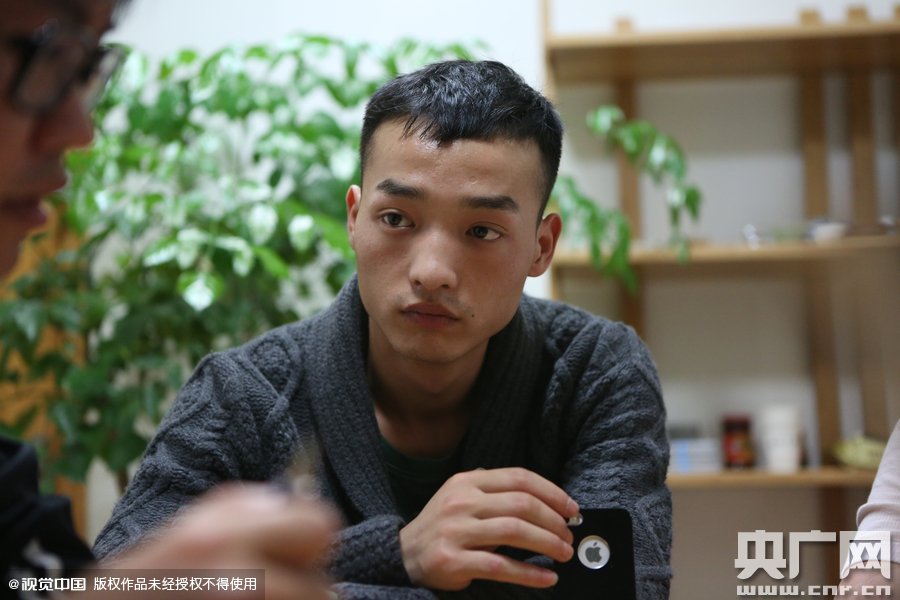 網(wǎng)絡紅人葉良辰現(xiàn)身浙江臺州，接受記者的專訪。
