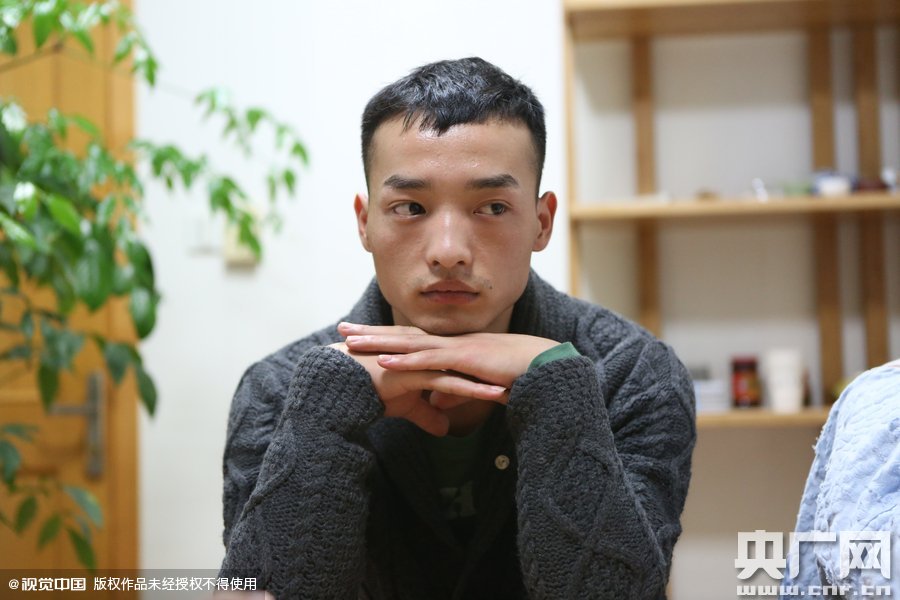 網(wǎng)絡紅人葉良辰現(xiàn)身浙江臺州，接受記者的專訪。