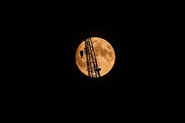 68年來最大！今晚夜空上演超級月亮