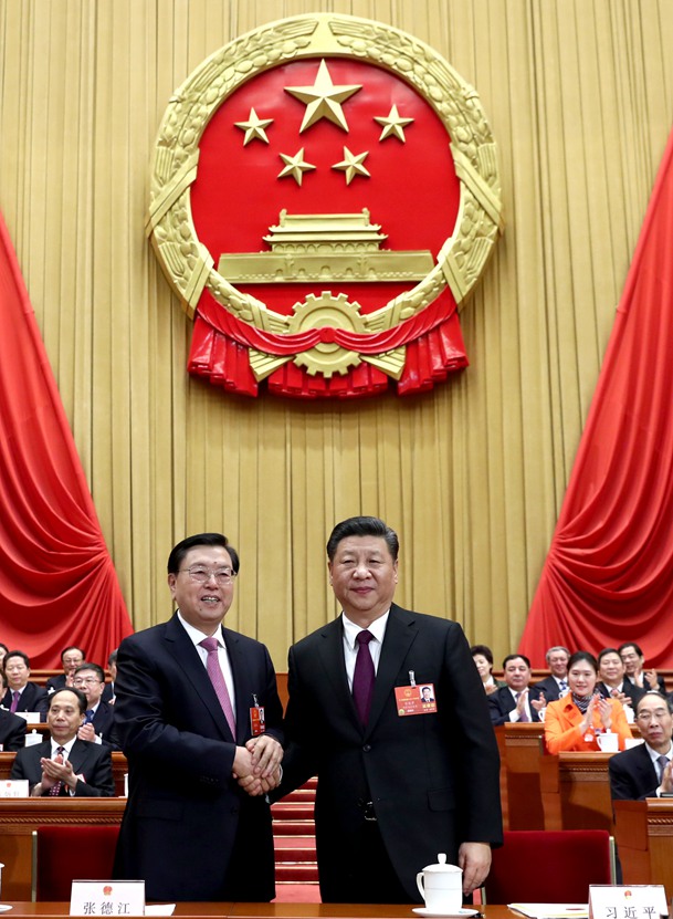 習(xí)近平當(dāng)選國家主席、中央軍委主席