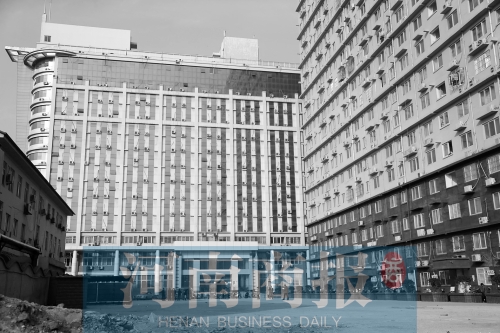 因購房尾款沒有交齊，鄭州一小區(qū)多戶業(yè)主的生活用水被停掉，有的連續(xù)半個月沒水吃。