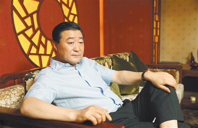 5月26日，張新明在北京接受新京報(bào)記者專訪時(shí)表示，在與華潤(rùn)的合資公司中，他被“邊緣化”了，公司出現(xiàn)了