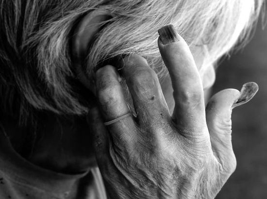 睡公廁八旬老太被送至救助機構(gòu) 3個女兒仍未現(xiàn)身 睡公廁八旬老太被送至救助機構(gòu) 3個女兒仍未現(xiàn)身