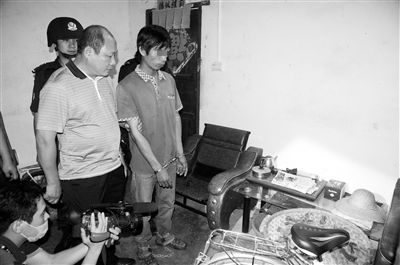 今年8月，我國內地發(fā)生多起單身女性乘坐“黑車”后慘遭車主殺害的案件，被網(wǎng)友稱為“黑色8月”。