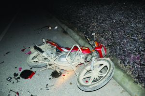 事故現(xiàn)場(chǎng)，被撞摩托車