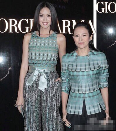 就算氣場(chǎng)絕對(duì)強(qiáng)大的貝嫂，跟張梓琳合影幾乎可以讓人忽視