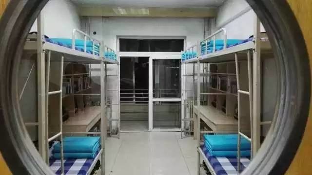 這個(gè)學(xué)校的男生宿舍火了！女同學(xué)都喊著要嫁