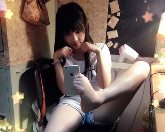 妹子們每周花至少五小時(shí)自拍，到底是為啥？